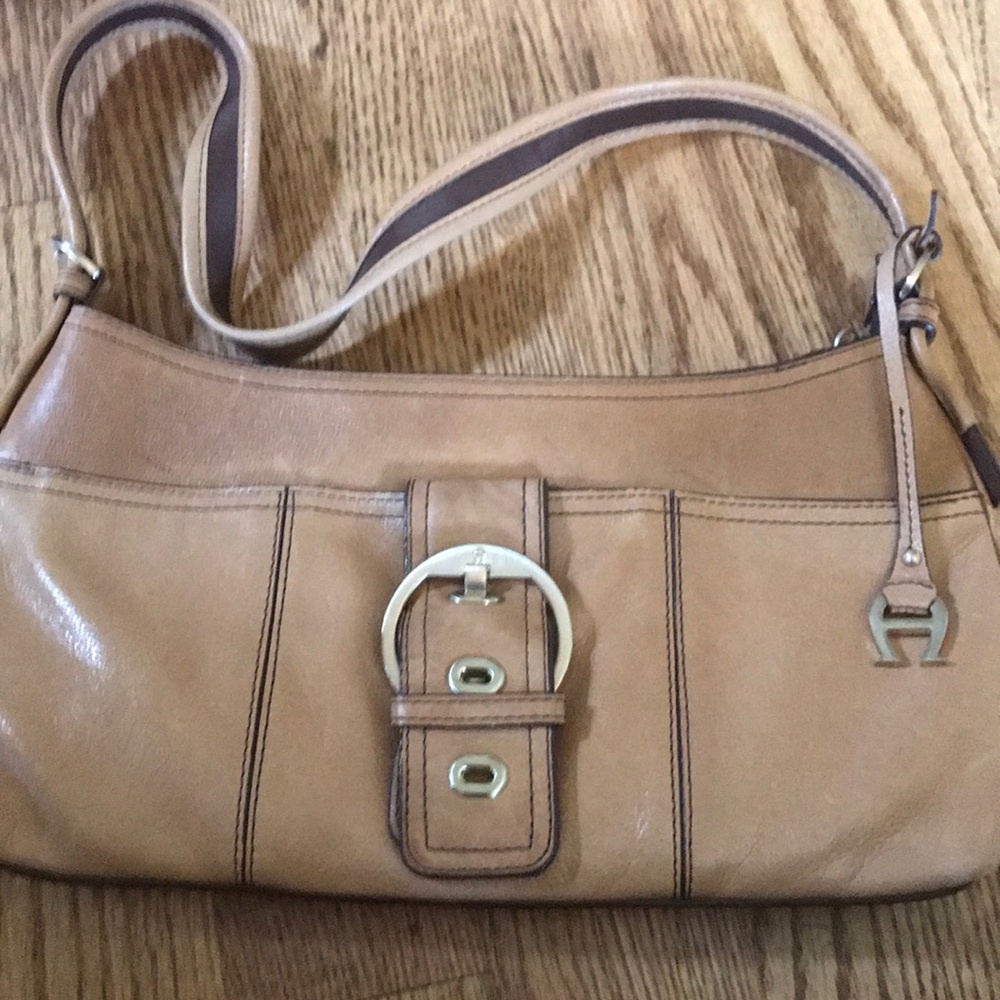 Beautiful leather barely used purse